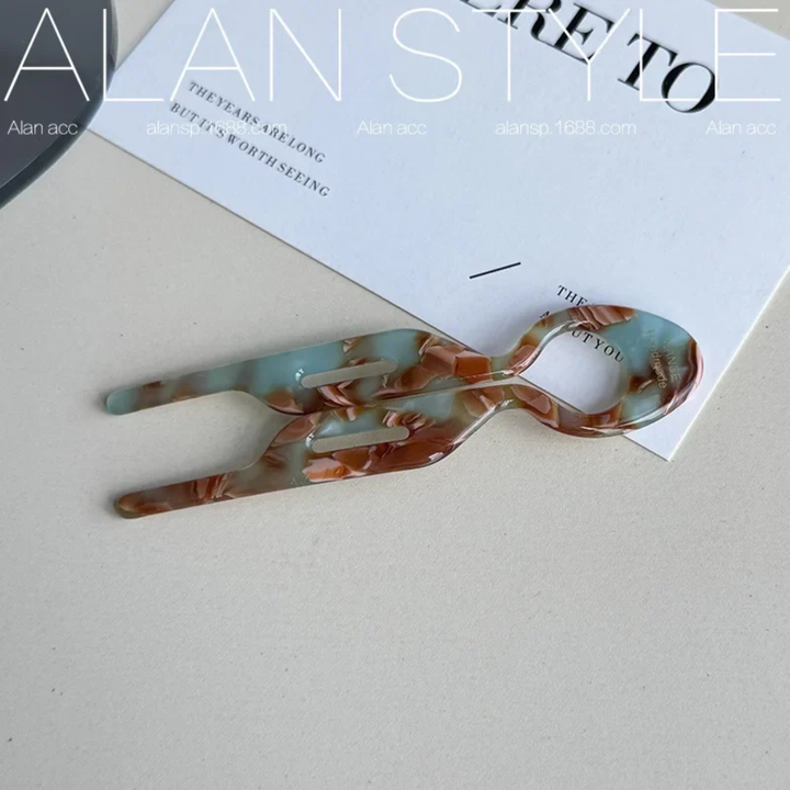 Clementine | Women's Tortoiseshell Acetate U-Shaped Hair Clip